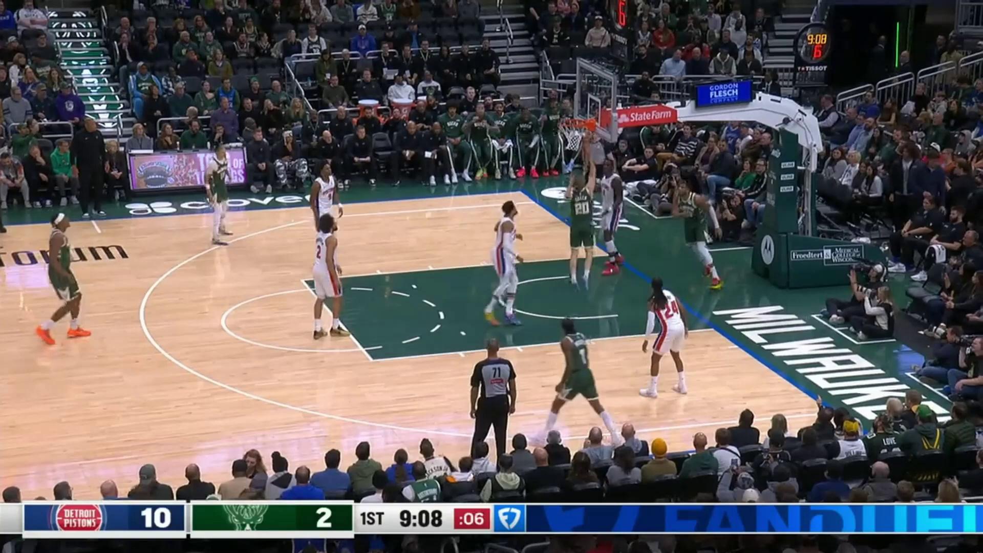 关于底特律活塞训练开放日，国际比赛日完成体检引欢呼，NBA常规赛在即，更衣室氛围转暖的信息