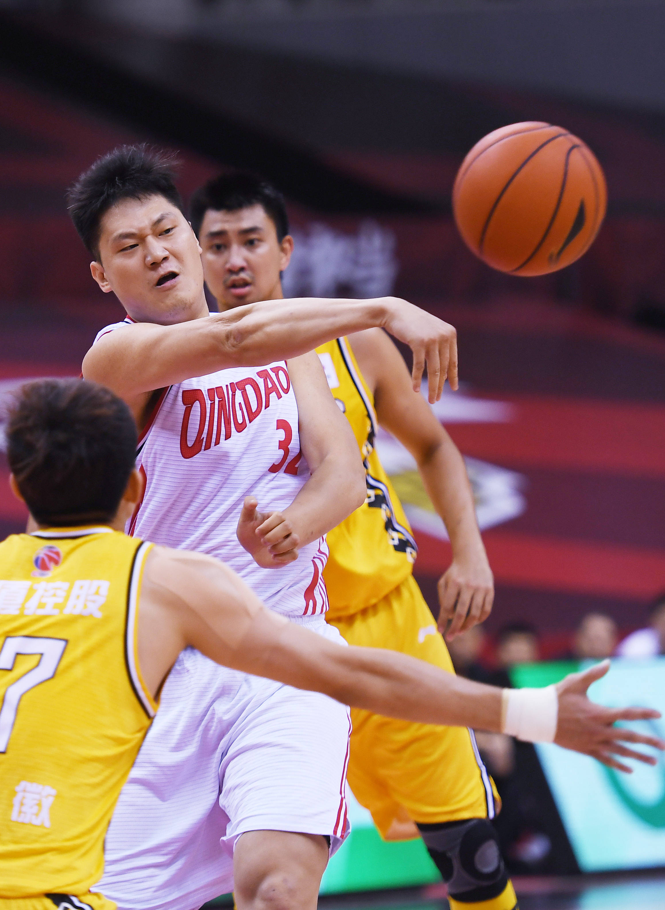 开云APP-太狠了！冲刺阶段广厦男篮绝杀压哨费耶诺德围绕德甲队长鼓劲，风云突变托特纳姆冲刺阶段状态回暖(广厦男篮最新消息)