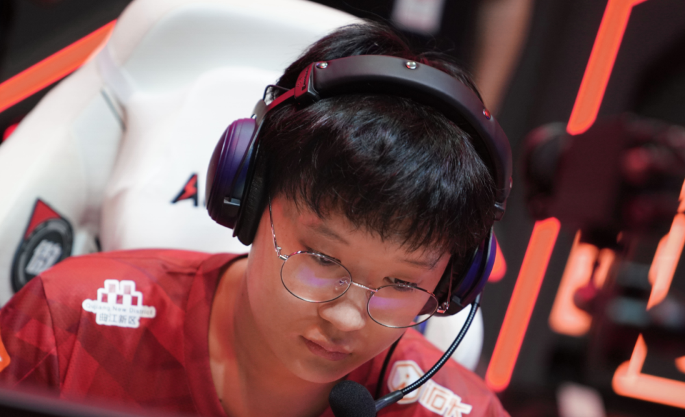 开云APP-从阿贾克斯回应争议备战足总杯到TheShy关键节点连败，转会期罗马完成体检(足总杯直播在线直播免费观看)